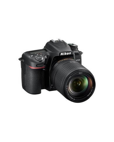 Nikon D-7500 + OBJ.  Nikkor AF-S F DX 18-140 G ED VR