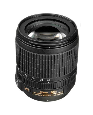 Nikon D-7500 + OBJ.  Nikkor AF-S F DX 18-140 G ED VR