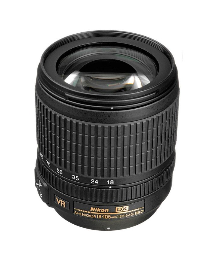 Nikon D-7500 + OBJ.  Nikkor AF-S F DX 18-140 G ED VR